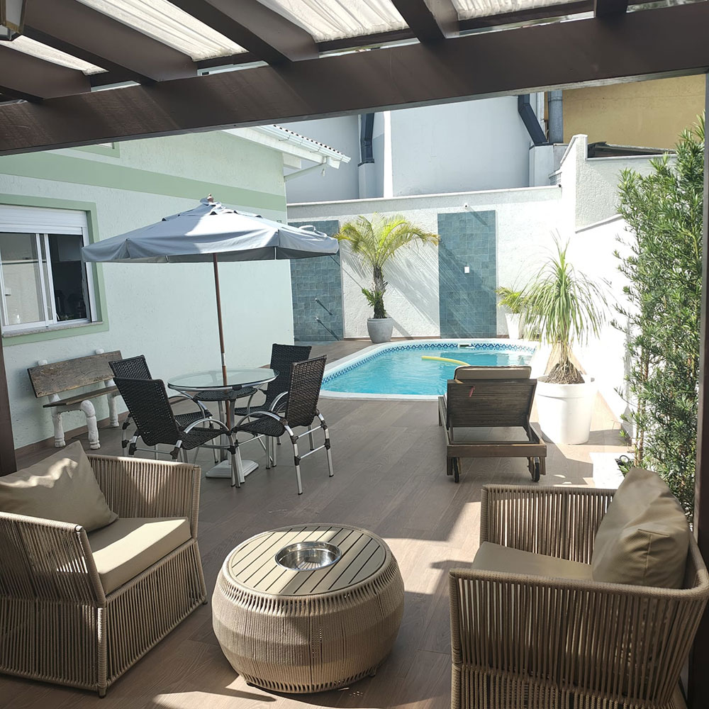 Piscina (fundos)