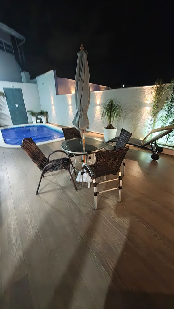 Piscina (fundos)