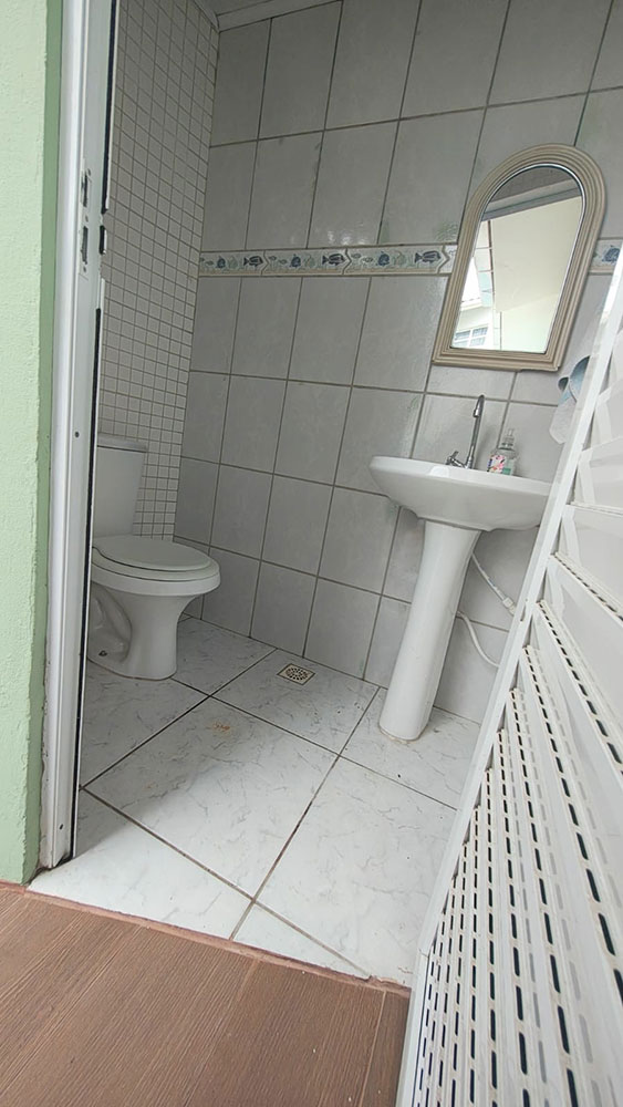Banheiro (&aacute;rea da piscina)