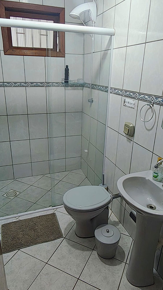 Banheiro (su&iacute;te frente)